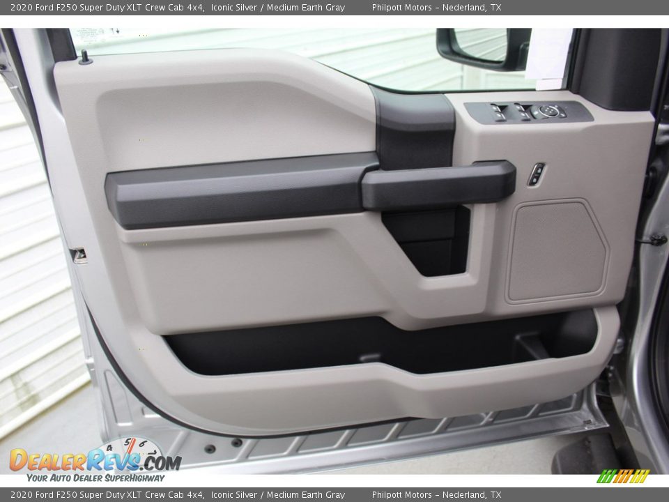 2020 Ford F250 Super Duty XLT Crew Cab 4x4 Iconic Silver / Medium Earth Gray Photo #9
