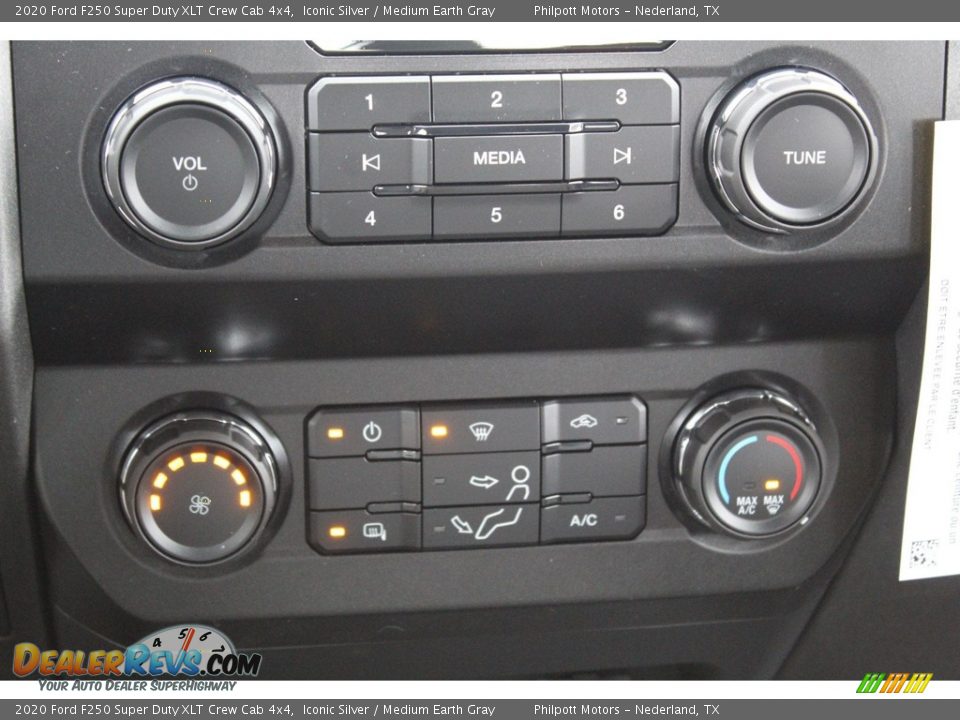 2020 Ford F250 Super Duty XLT Crew Cab 4x4 Iconic Silver / Medium Earth Gray Photo #16