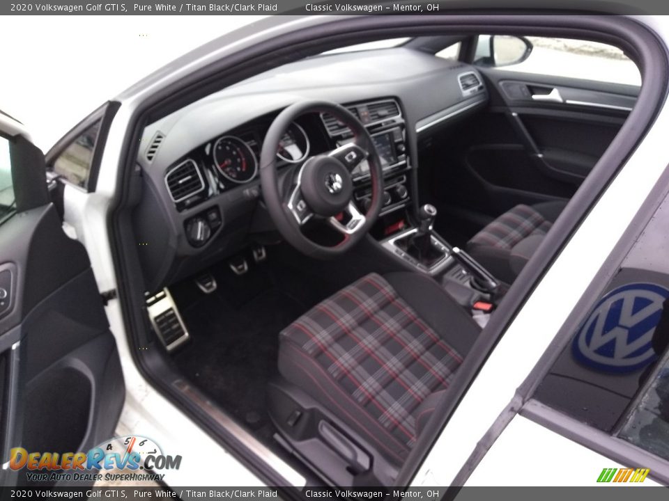 Front Seat of 2020 Volkswagen Golf GTI S Photo #5