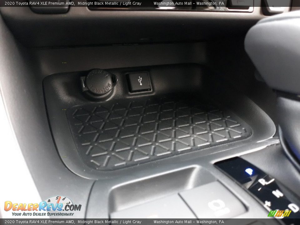 2020 Toyota RAV4 XLE Premium AWD Midnight Black Metallic / Light Gray Photo #16