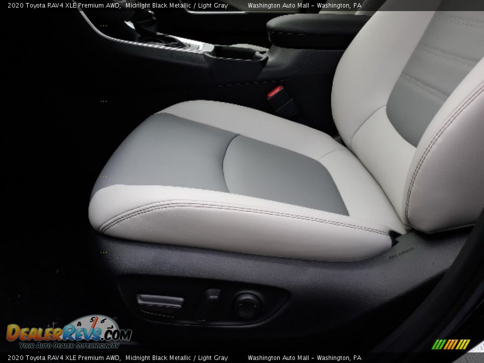 2020 Toyota RAV4 XLE Premium AWD Midnight Black Metallic / Light Gray Photo #26