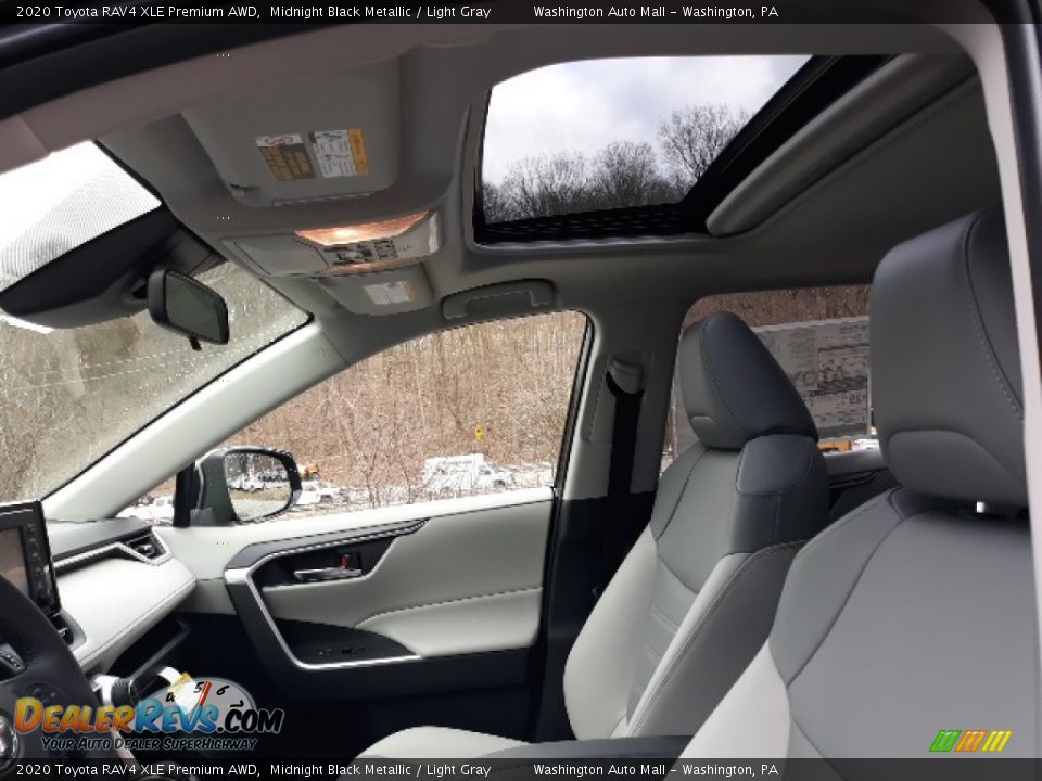 2020 Toyota RAV4 XLE Premium AWD Midnight Black Metallic / Light Gray Photo #27