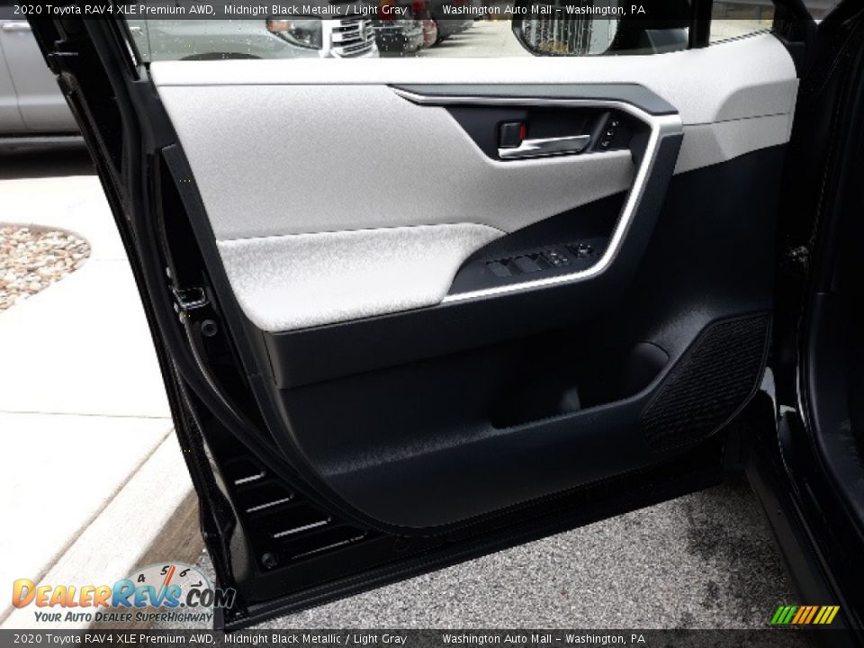2020 Toyota RAV4 XLE Premium AWD Midnight Black Metallic / Light Gray Photo #28