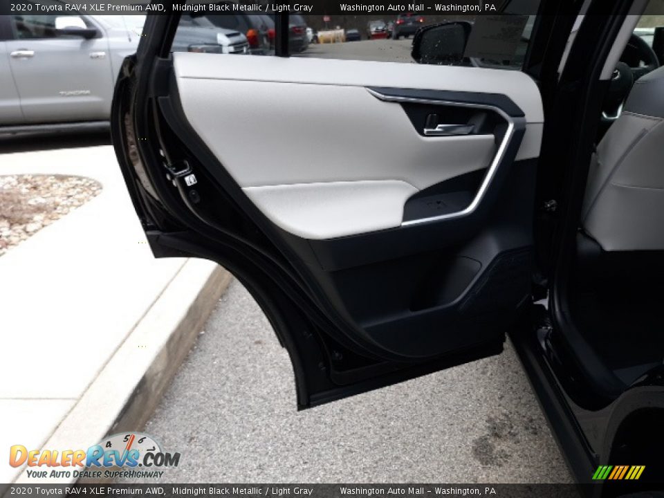 2020 Toyota RAV4 XLE Premium AWD Midnight Black Metallic / Light Gray Photo #34
