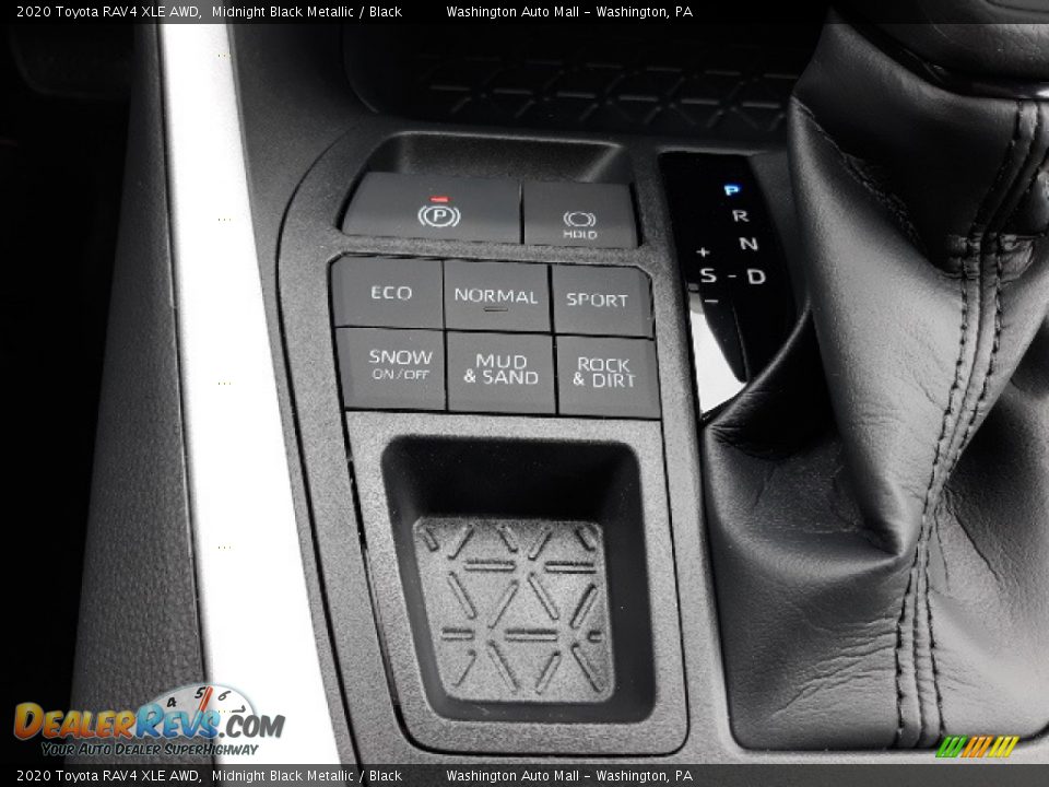 2020 Toyota RAV4 XLE AWD Midnight Black Metallic / Black Photo #16