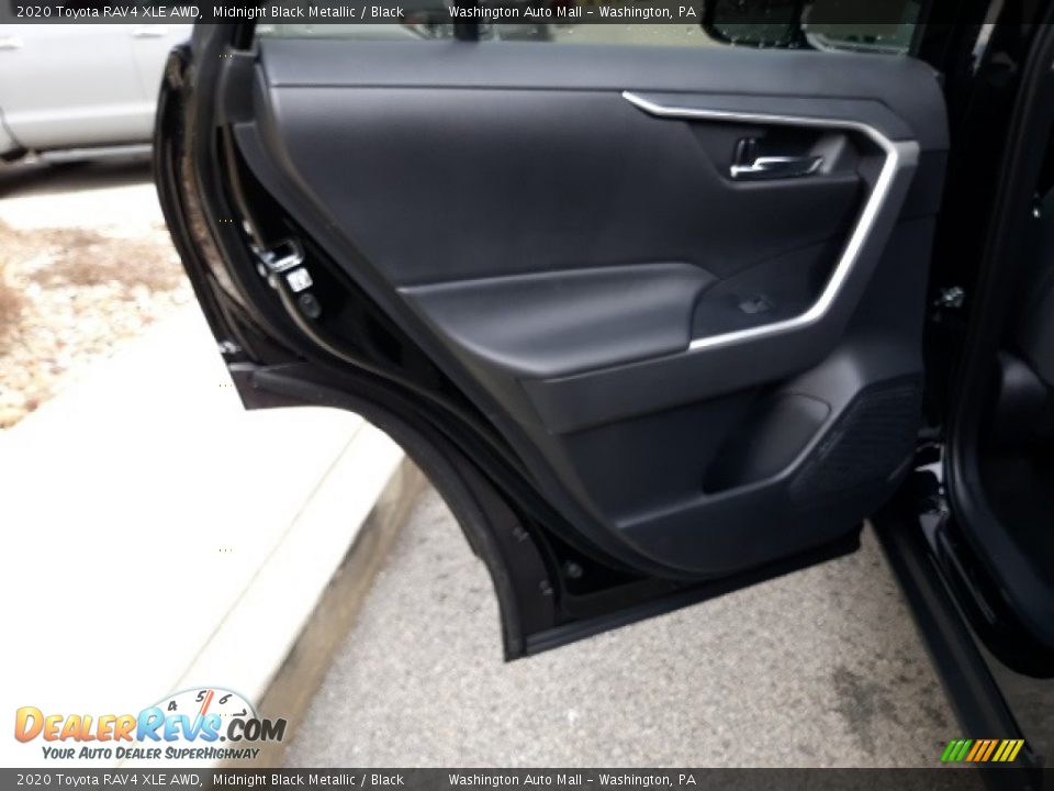 2020 Toyota RAV4 XLE AWD Midnight Black Metallic / Black Photo #33