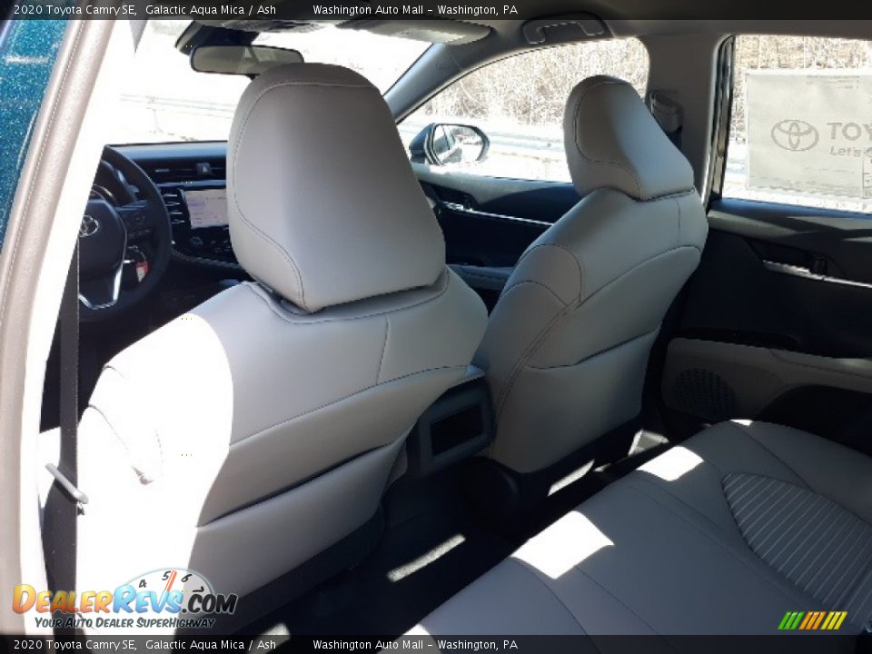 2020 Toyota Camry SE Galactic Aqua Mica / Ash Photo #24