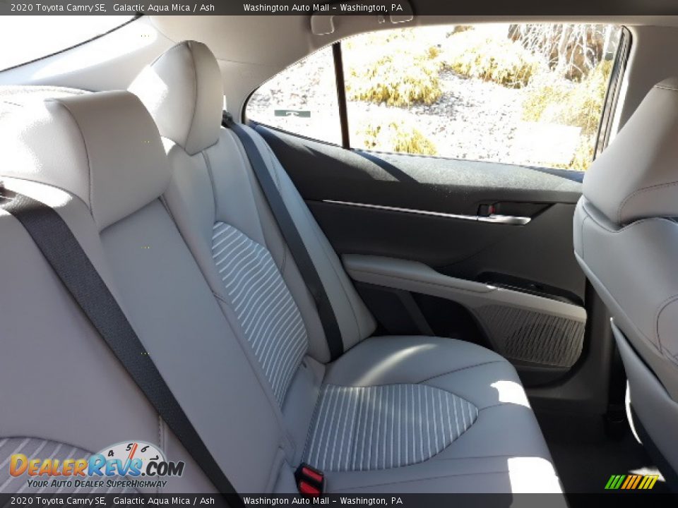 2020 Toyota Camry SE Galactic Aqua Mica / Ash Photo #31