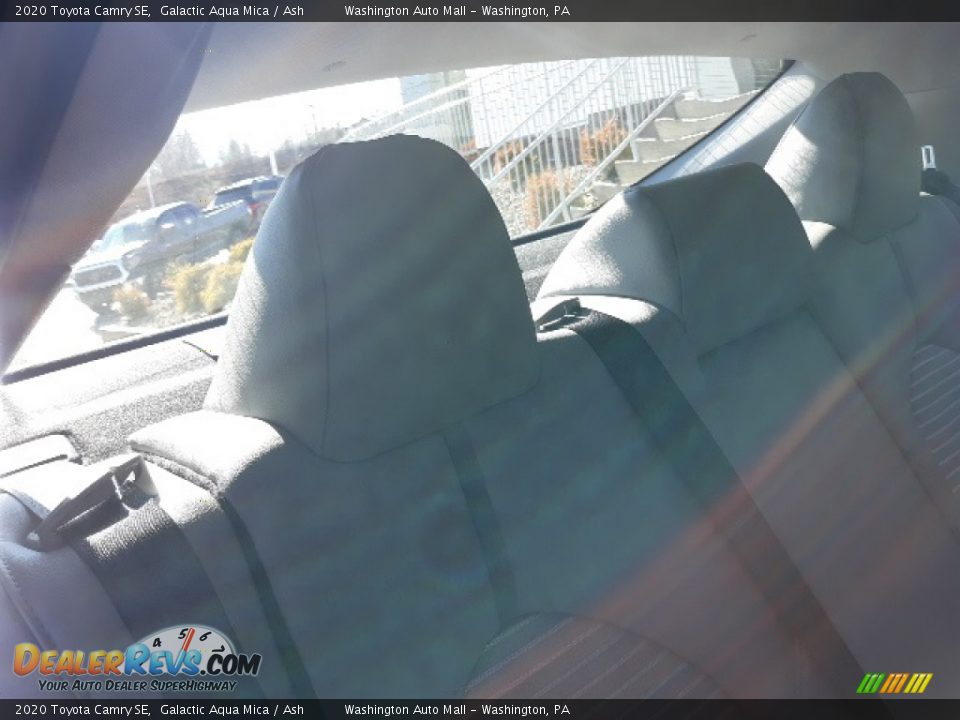 2020 Toyota Camry SE Galactic Aqua Mica / Ash Photo #32