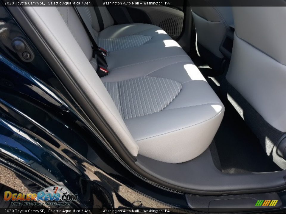 2020 Toyota Camry SE Galactic Aqua Mica / Ash Photo #33