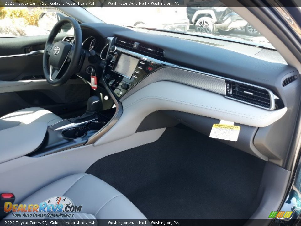 2020 Toyota Camry SE Galactic Aqua Mica / Ash Photo #35