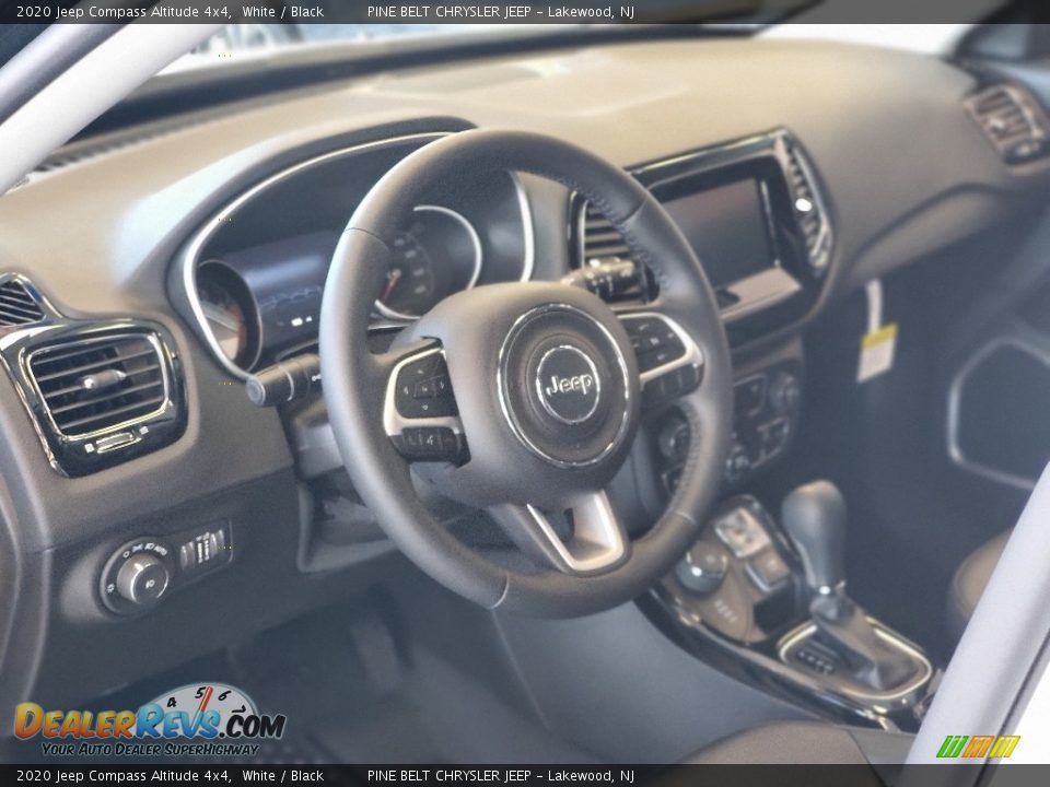 2020 Jeep Compass Altitude 4x4 White / Black Photo #7