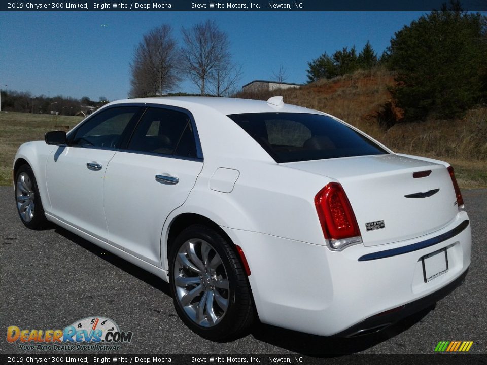 2019 Chrysler 300 Limited Bright White / Deep Mocha Photo #8