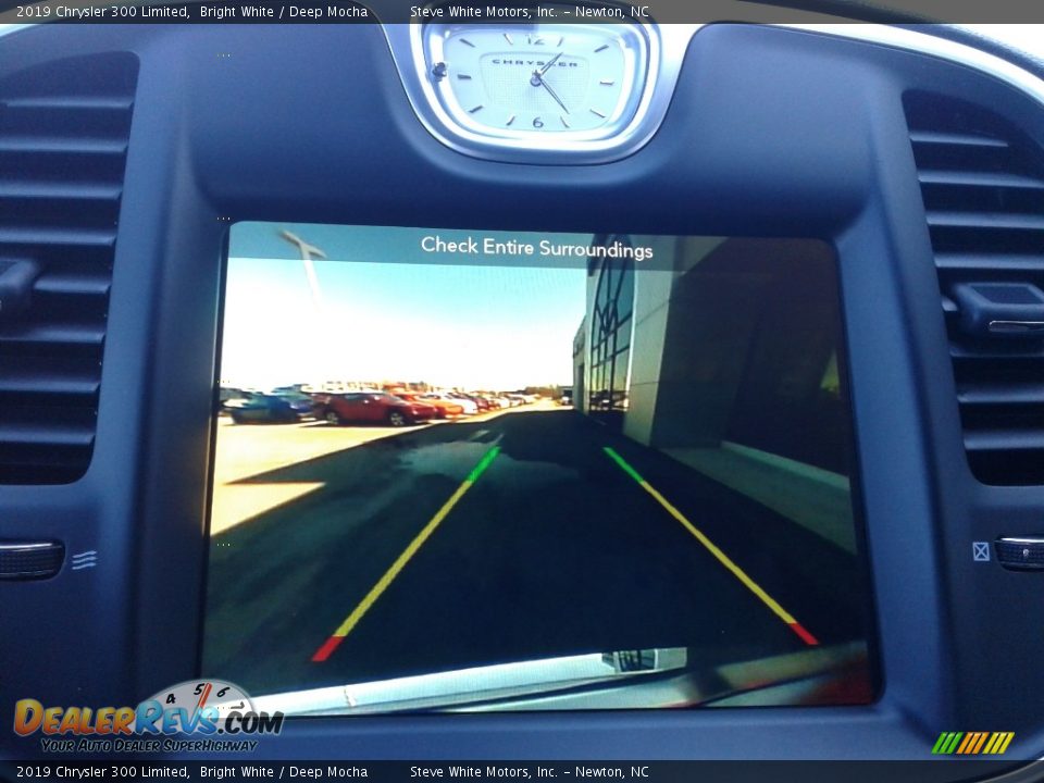 2019 Chrysler 300 Limited Bright White / Deep Mocha Photo #24