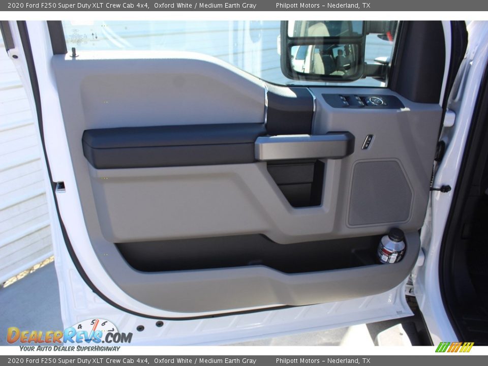 2020 Ford F250 Super Duty XLT Crew Cab 4x4 Oxford White / Medium Earth Gray Photo #8