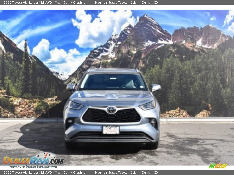2020 Toyota Highlander XLE AWD Moon Dust / Graphite Photo #2