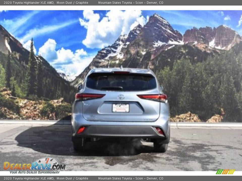 2020 Toyota Highlander XLE AWD Moon Dust / Graphite Photo #4