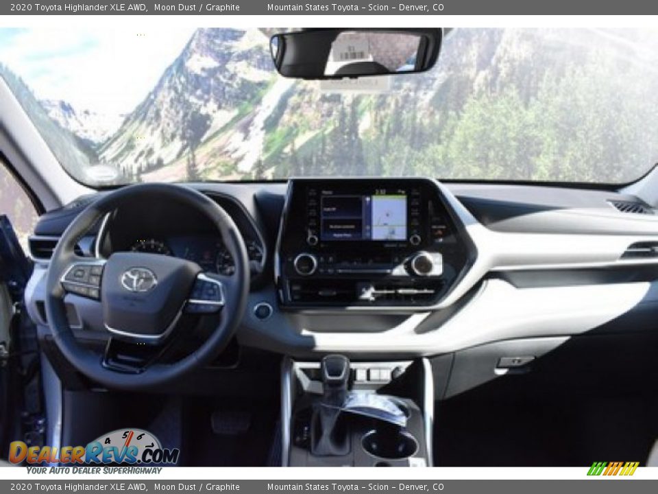 2020 Toyota Highlander XLE AWD Moon Dust / Graphite Photo #7