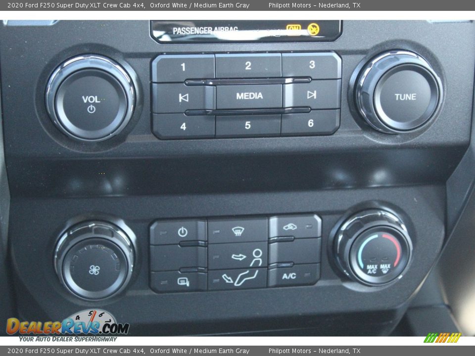 2020 Ford F250 Super Duty XLT Crew Cab 4x4 Oxford White / Medium Earth Gray Photo #15