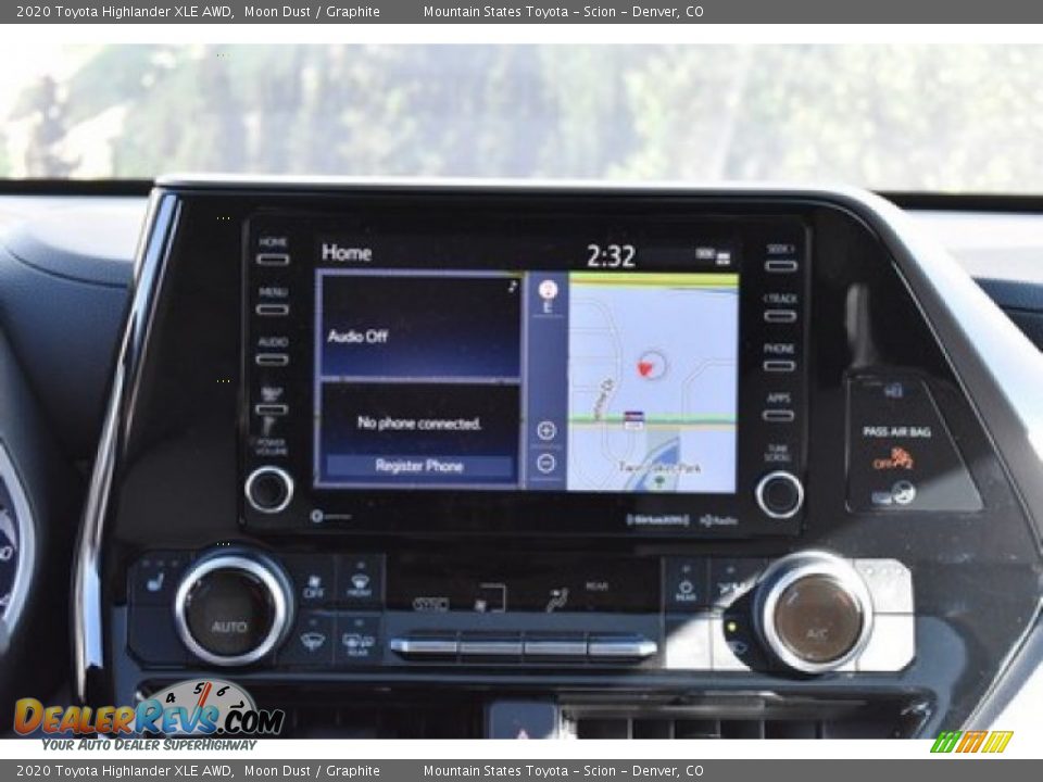 2020 Toyota Highlander XLE AWD Moon Dust / Graphite Photo #9