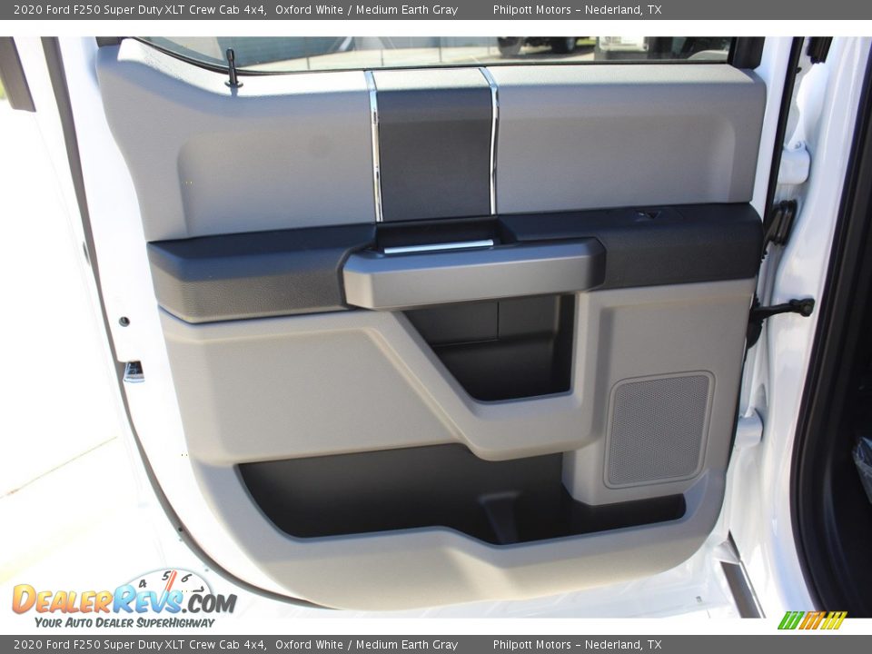 2020 Ford F250 Super Duty XLT Crew Cab 4x4 Oxford White / Medium Earth Gray Photo #17