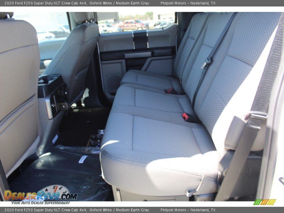 2020 Ford F250 Super Duty XLT Crew Cab 4x4 Oxford White / Medium Earth Gray Photo #18