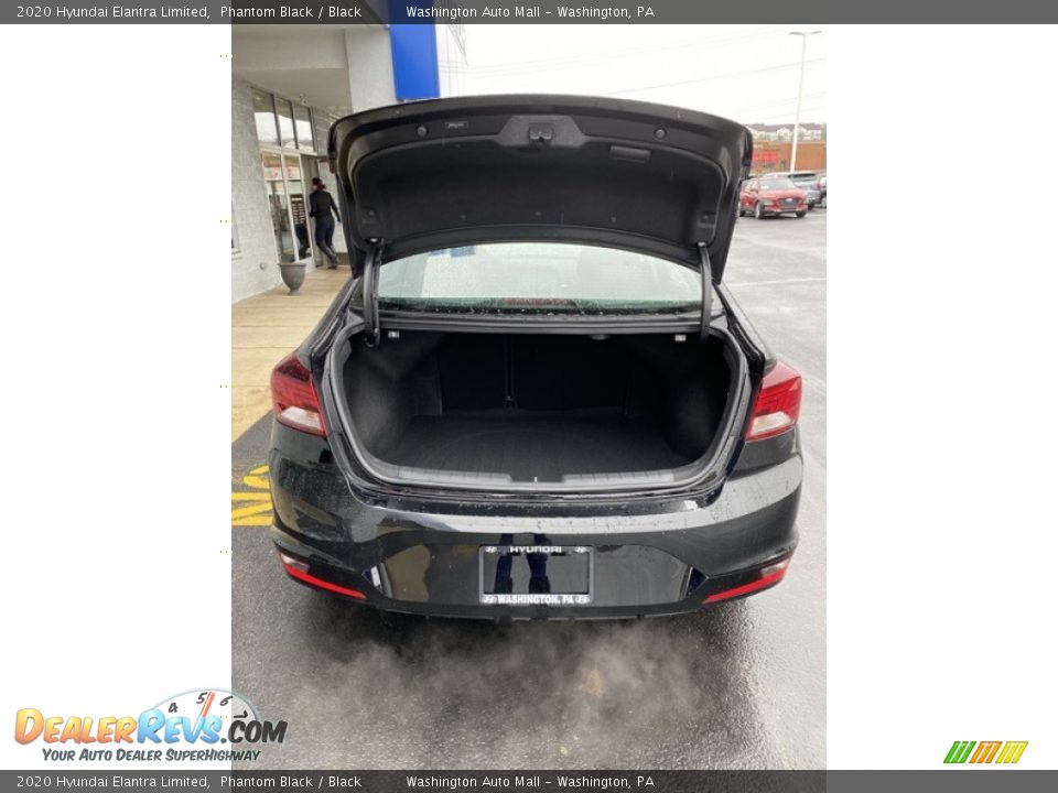 2020 Hyundai Elantra Limited Phantom Black / Black Photo #20