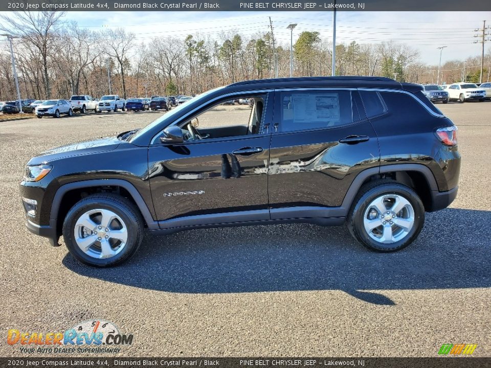 2020 Jeep Compass Latitude 4x4 Diamond Black Crystal Pearl / Black Photo #4