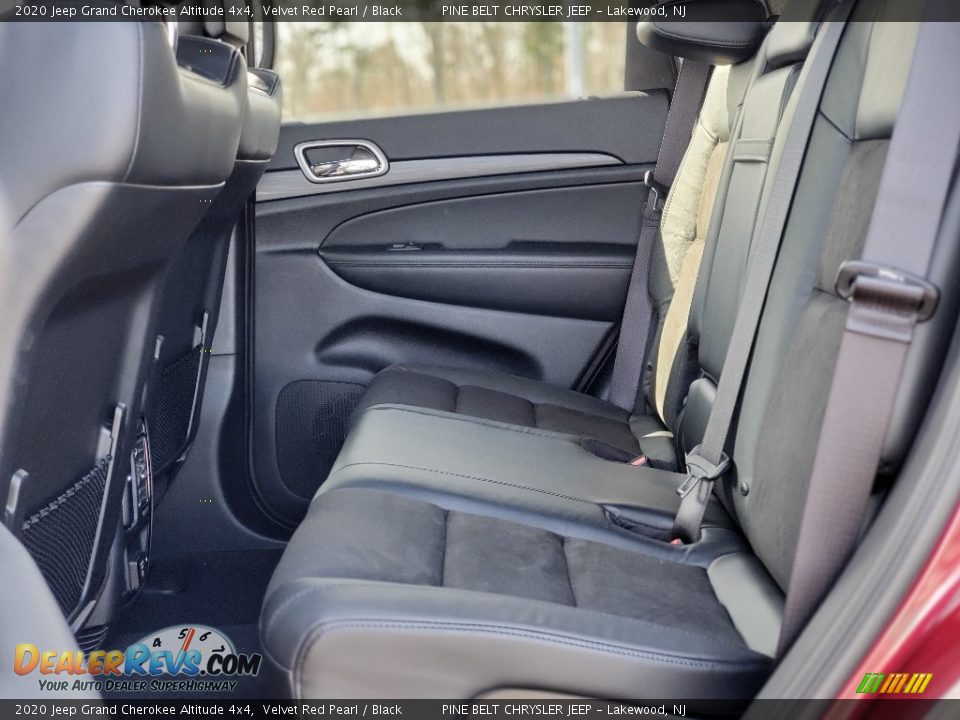 2020 Jeep Grand Cherokee Altitude 4x4 Velvet Red Pearl / Black Photo #9