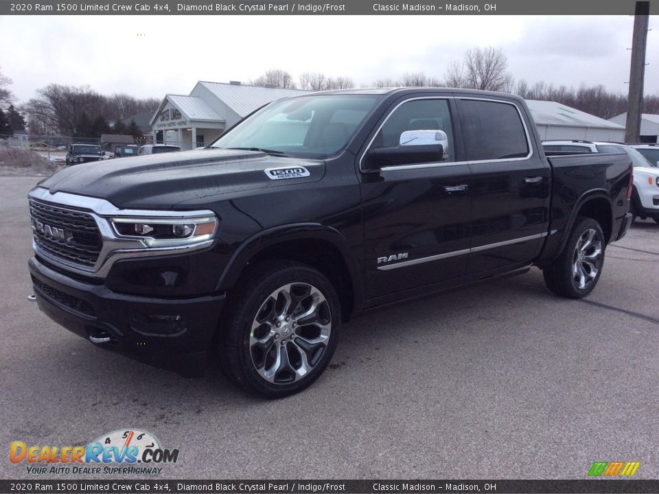 Front 3/4 View of 2020 Ram 1500 Limited Crew Cab 4x4 Photo #5