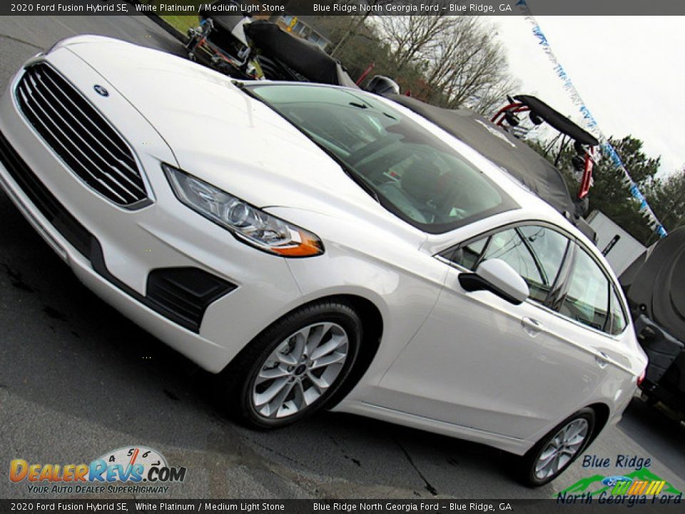 2020 Ford Fusion Hybrid SE White Platinum / Medium Light Stone Photo #32