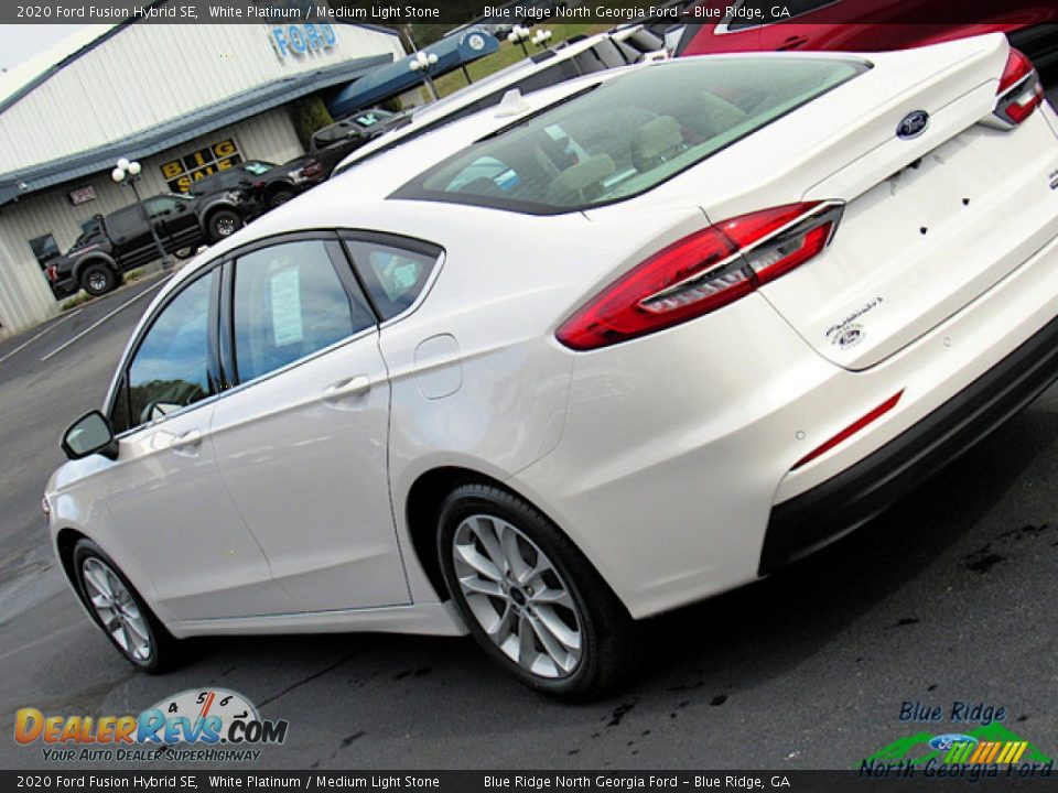 2020 Ford Fusion Hybrid SE White Platinum / Medium Light Stone Photo #35