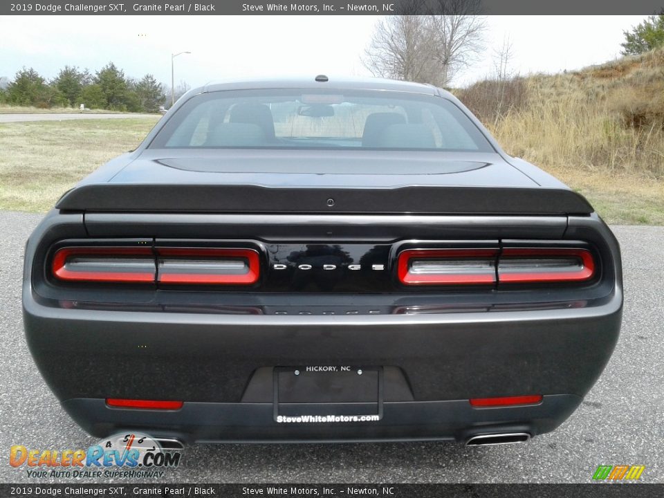 2019 Dodge Challenger SXT Granite Pearl / Black Photo #7