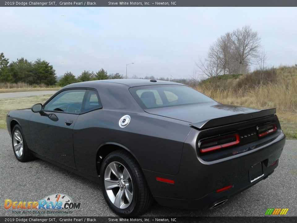 2019 Dodge Challenger SXT Granite Pearl / Black Photo #8
