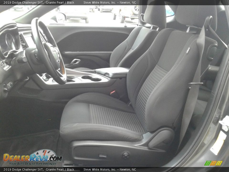 2019 Dodge Challenger SXT Granite Pearl / Black Photo #10