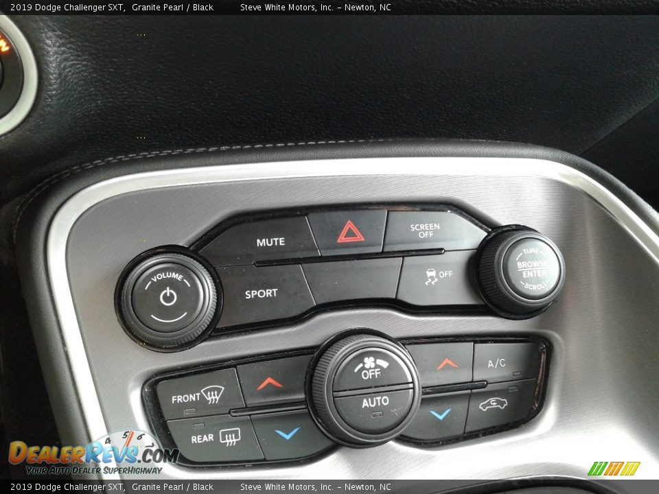 2019 Dodge Challenger SXT Granite Pearl / Black Photo #22