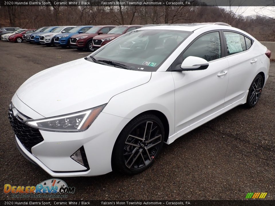 Front 3/4 View of 2020 Hyundai Elantra Sport Photo #5
