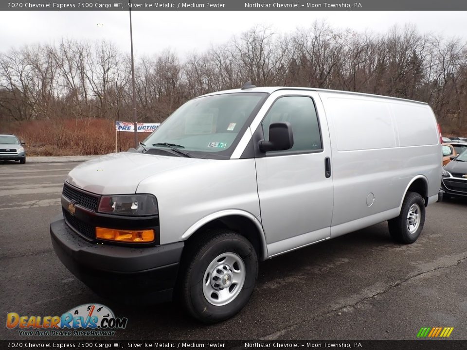 Front 3/4 View of 2020 Chevrolet Express 2500 Cargo WT Photo #1
