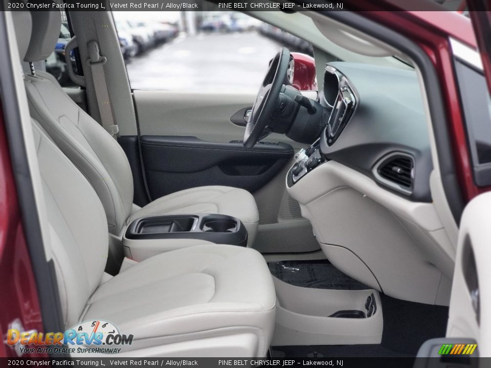 2020 Chrysler Pacifica Touring L Velvet Red Pearl / Alloy/Black Photo #26