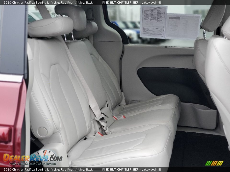 2020 Chrysler Pacifica Touring L Velvet Red Pearl / Alloy/Black Photo #27