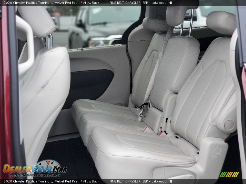 2020 Chrysler Pacifica Touring L Velvet Red Pearl / Alloy/Black Photo #31