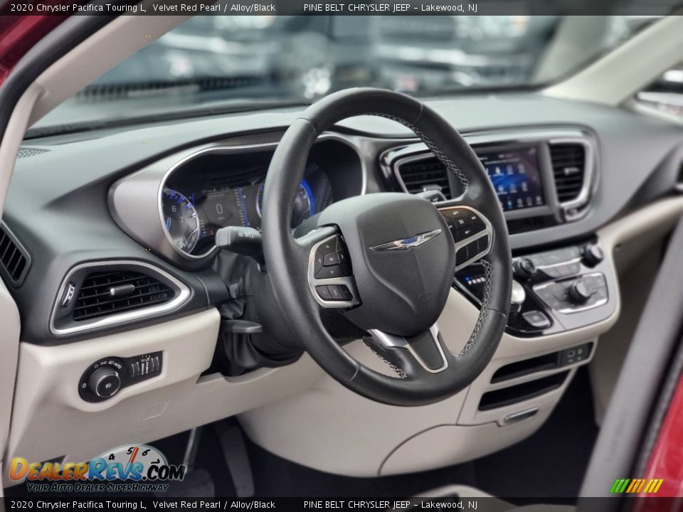 2020 Chrysler Pacifica Touring L Velvet Red Pearl / Alloy/Black Photo #34