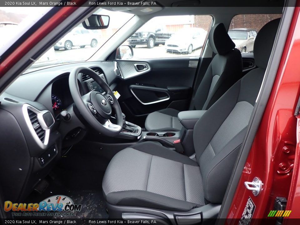 Front Seat of 2020 Kia Soul LX Photo #12