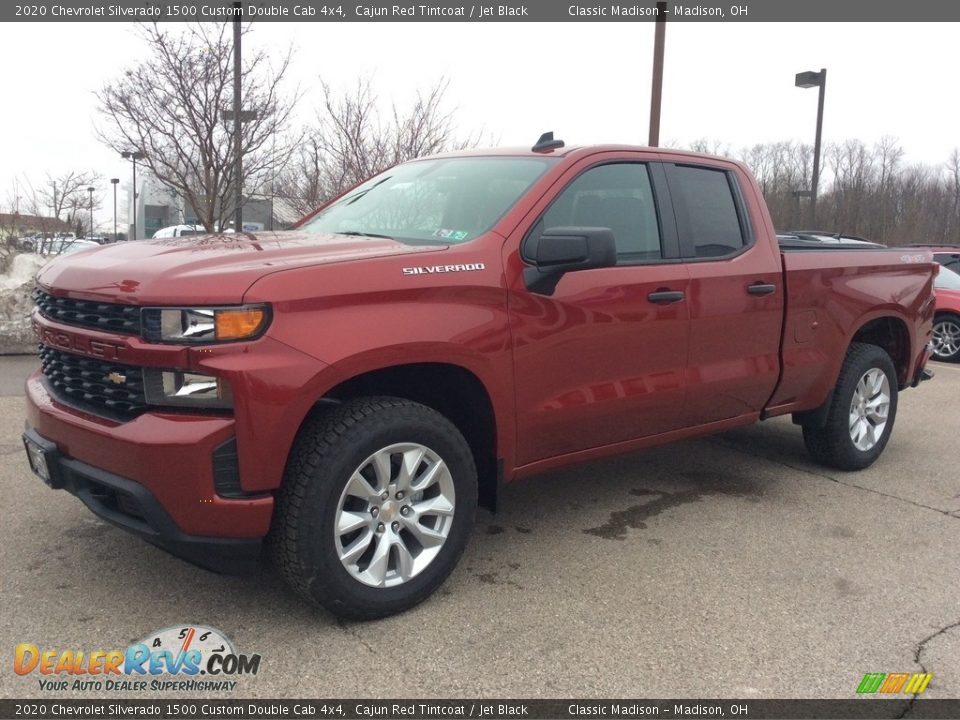 Front 3/4 View of 2020 Chevrolet Silverado 1500 Custom Double Cab 4x4 Photo #5