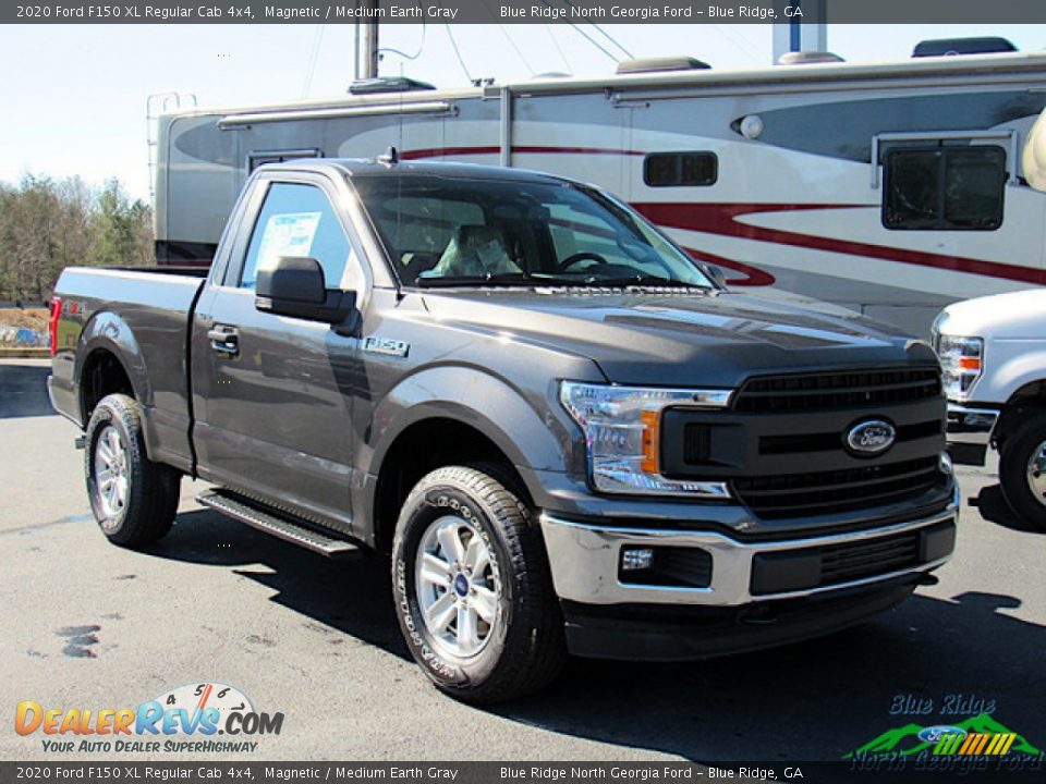 Front 3/4 View of 2020 Ford F150 XL Regular Cab 4x4 Photo #7