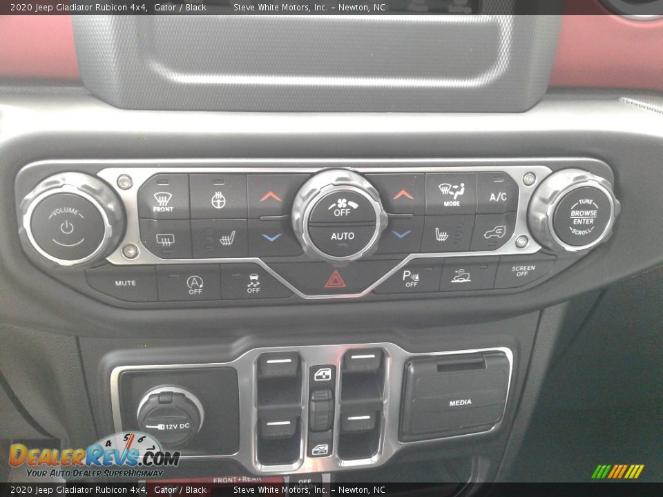 Controls of 2020 Jeep Gladiator Rubicon 4x4 Photo #25