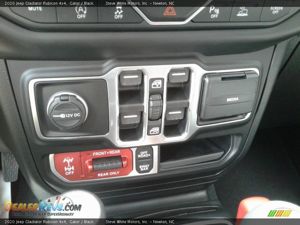 Controls of 2020 Jeep Gladiator Rubicon 4x4 Photo #26