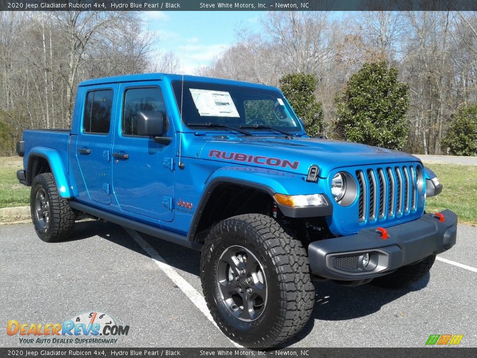 Front 3/4 View of 2020 Jeep Gladiator Rubicon 4x4 Photo #4