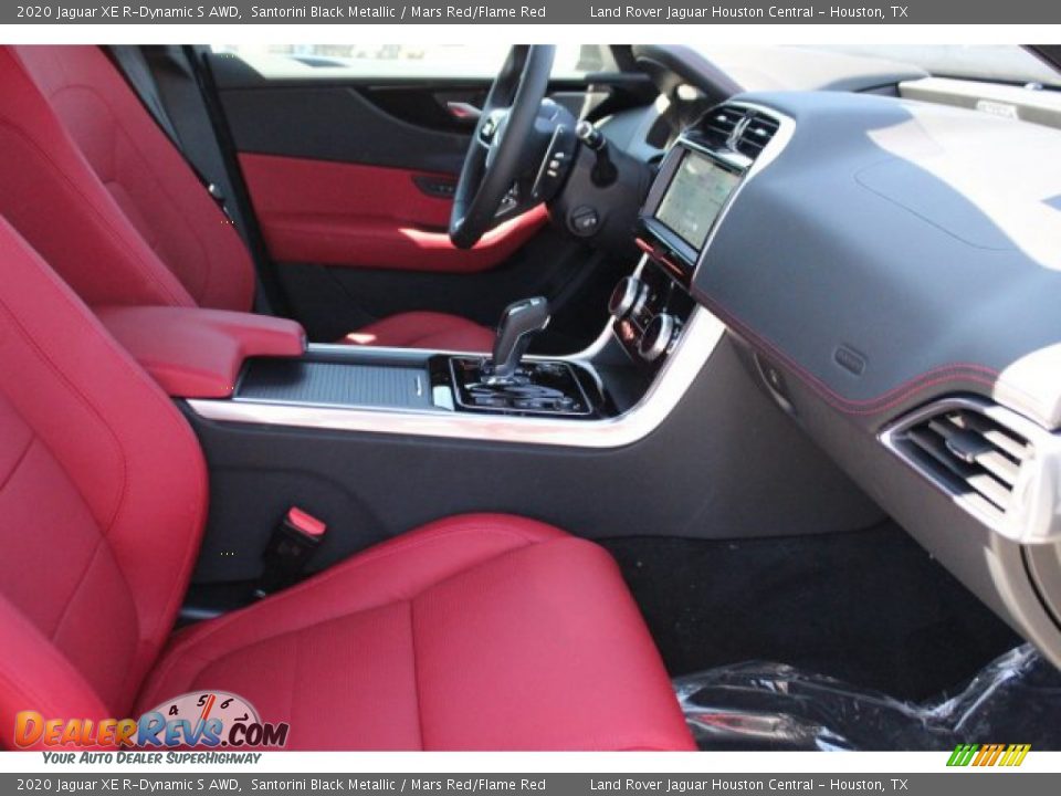 2020 Jaguar XE R-Dynamic S AWD Santorini Black Metallic / Mars Red/Flame Red Photo #3