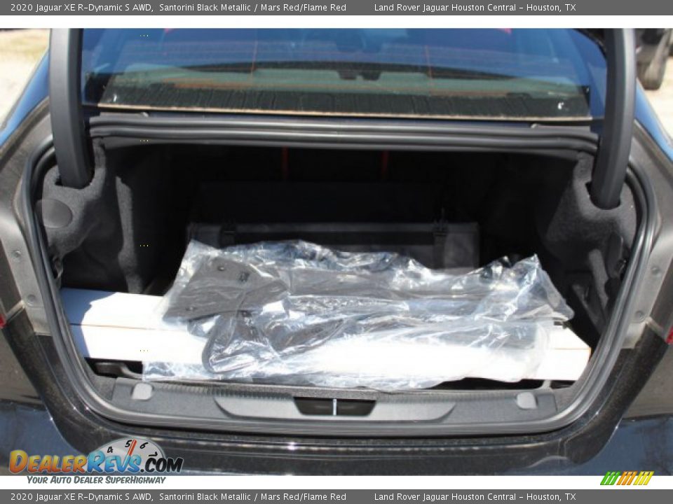 2020 Jaguar XE R-Dynamic S AWD Santorini Black Metallic / Mars Red/Flame Red Photo #30